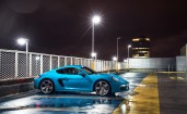 Porsche Cayman S ночью на парковке