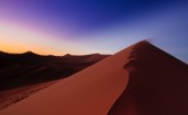 Утренняя заря в дюнах Намибии