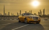 Золотистый Rolls-Royce Wraith