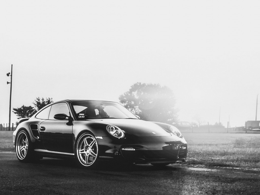 Черно-белый снимок Porsche 911 1024x768