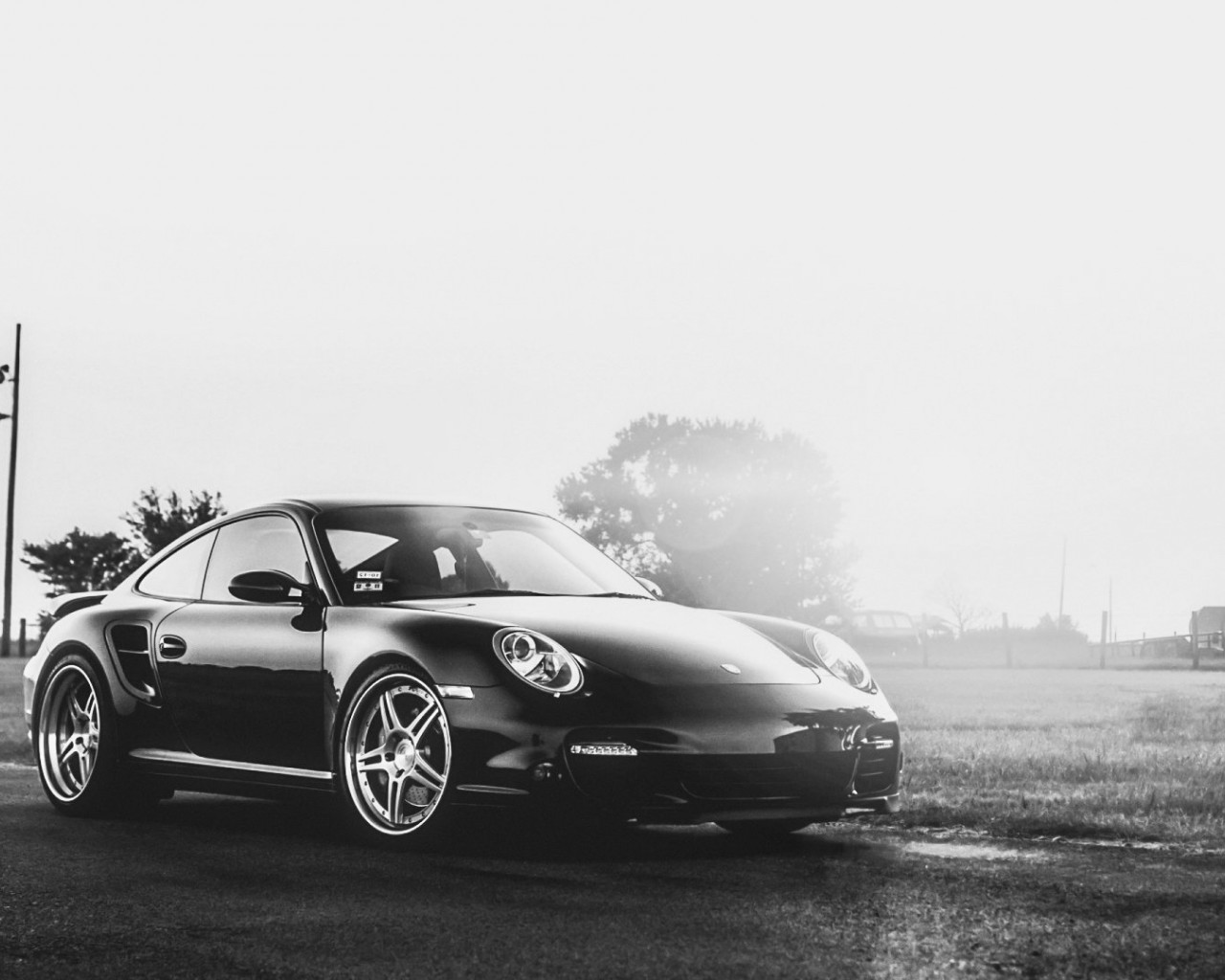 Черно-белый снимок Porsche 911 1280x1024