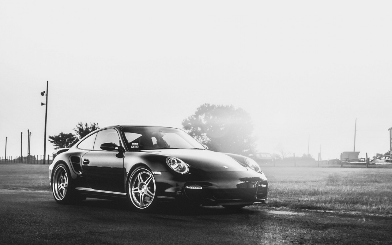 Черно-белый снимок Porsche 911 1280x800