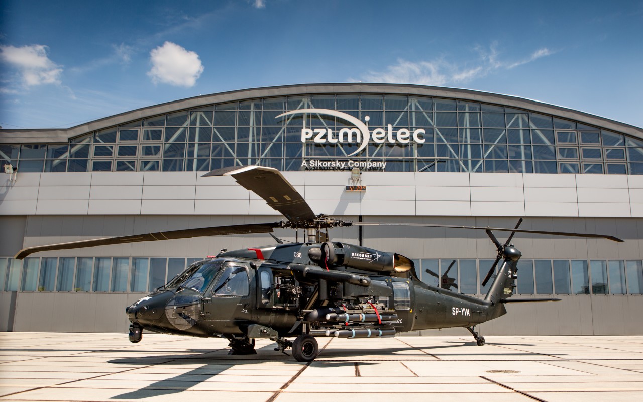 Вертолет Sikorsky UH-60 Black Hawk 1280x800