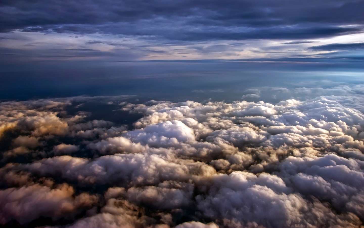 Вид сверху на облака 1440x900