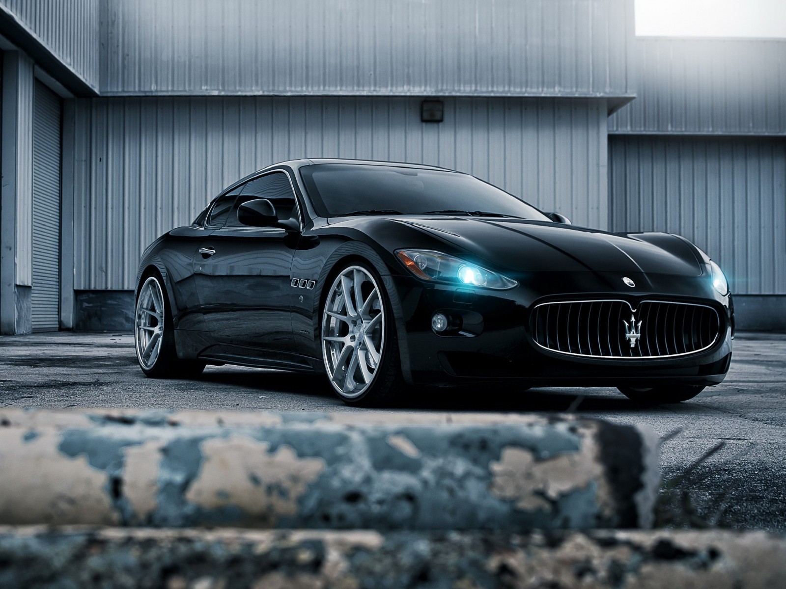 Maserati GRANTURISMO спереди