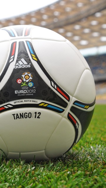 Мяч чемпионата Европы 2012 360x640