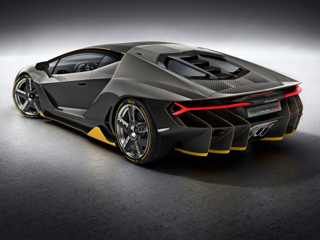 Lamborghini Centenario 2016 сзади 640x480