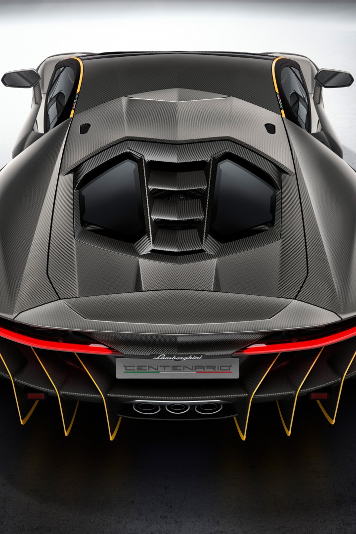 2016 Lamborghini Centenario, вид сзади 720x1080